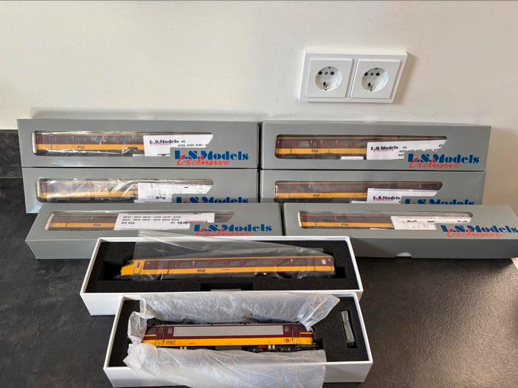 LS Models H0 NS Benelux Set,, Hobby en Vrije tijd, Modeltreinen | H0, Nieuw, Treinset, Gelijkstroom, Overige merken, NS, Ophalen of Verzenden
