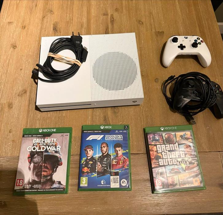 Xbox One S 500GB+ Games: F1 2021, Cold War, GTA 5, Spelcomputers en Games, Spelcomputers | Xbox One, Gebruikt, Xbox One S, 500 GB