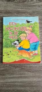Een krokodil in de heg - carry slee, Ophalen of Verzenden, Zo goed als nieuw