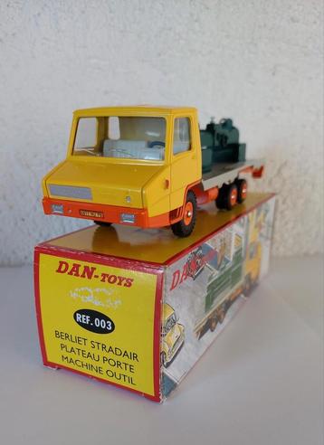 Dinky Toys- Berliet Stradair beschikbaar voor biedingen