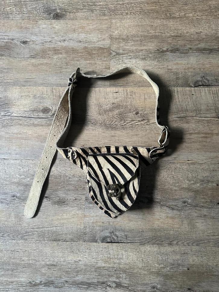 Super leuk leren heup- of schoudertasje met zebraprint, ZGAN, Sieraden, Tassen en Uiterlijk, Tassen | Damestassen, Zo goed als nieuw