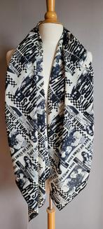 Nikkie sjaal, Kleding | Dames, Mutsen, Sjaals en Handschoenen, Maat 46/48 (XL) of groter, Ophalen of Verzenden, Zo goed als nieuw