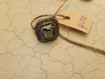 Vintage zilverkleurige ring met blauw/grijze steen
