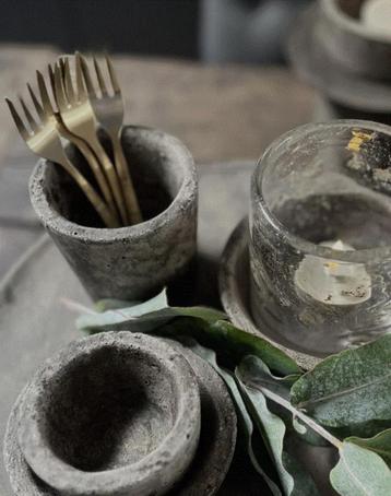 Lepelbeker beker bakje beton PMR steen stoer sober landelijk beschikbaar voor biedingen