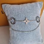 Nieuw mooie armband, Staal, Nieuw, Ophalen of Verzenden, Met bedels of kralen