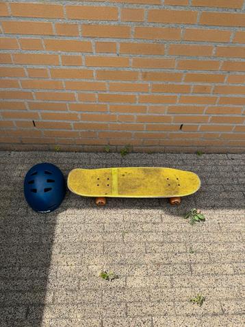 Skateboard + helm beschikbaar voor biedingen