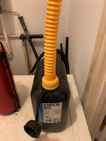 Jerrycan 5 liter beschikbaar voor biedingen
