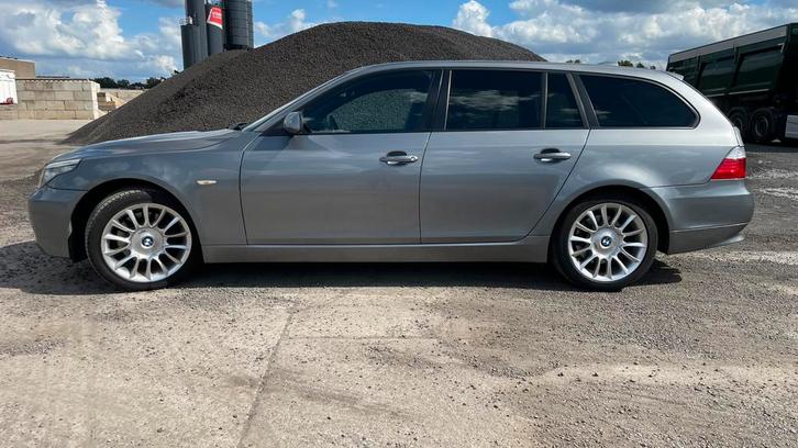 BMW 530i Touring AUT 2008 Grijs  - Edition - !Vol opties!, Auto's, BMW, Particulier, ABS, Airbags, Airconditioning, Alarm, Bluetooth