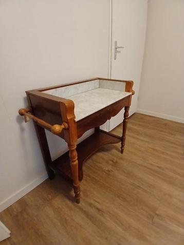 Prachtige antieke wastafel uit de periode 1880-1900. beschikbaar voor biedingen