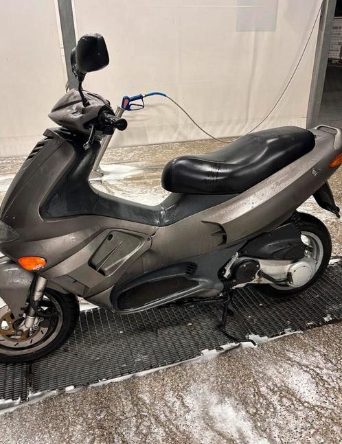 Gilera runner duitse papieren, Fietsen en Brommers, Scooters | Overige merken, Zo goed als nieuw, Ophalen