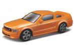 Bburago: Street Fire 1:43: 2006 Ford Mustang GT Oranje, Hobby en Vrije tijd, Modelauto's | 1:43, Overige merken, Auto, ., Nieuw