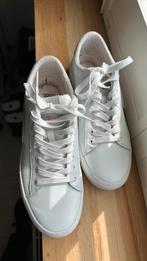 HUB WITTE SNEAKERS voor weinig €, Nieuw, HUB, Ophalen of Verzenden, Wit