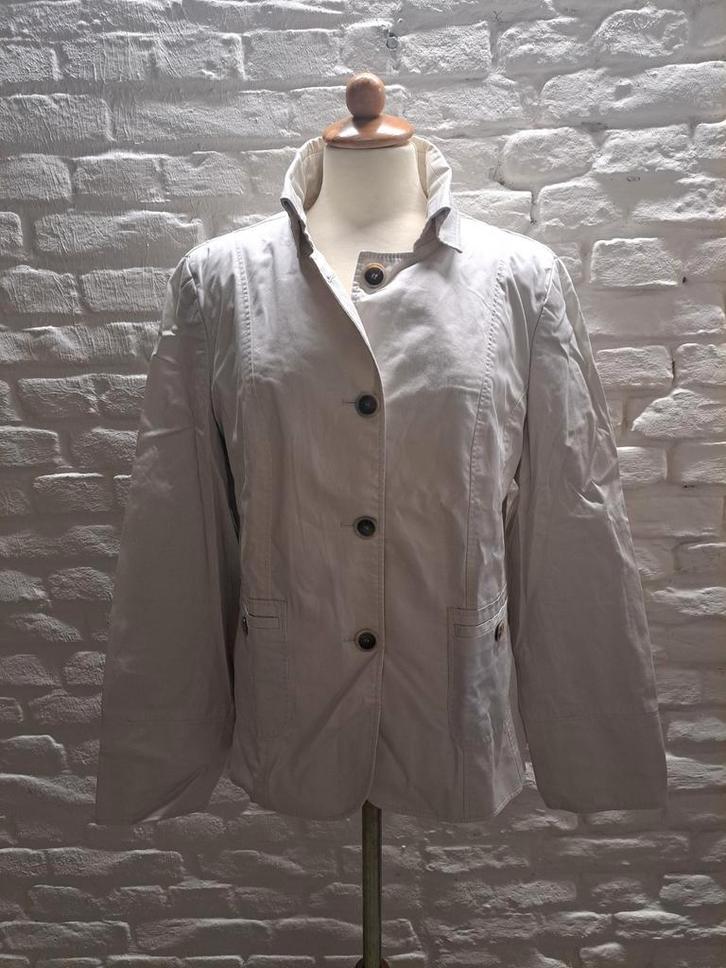 Mooie jas, nan maat 44, Kleding | Dames, Jasjes, Kostuums en Pakken, Zo goed als nieuw, Jasje, Maat 42/44 (L), Beige, Verzenden