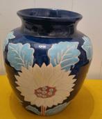 Mooie donkerblauwe vaas met bloemen, Huis en Inrichting, Woonaccessoires | Vazen, Blauw, Aardewerk of Porselein, Ophalen of Verzenden