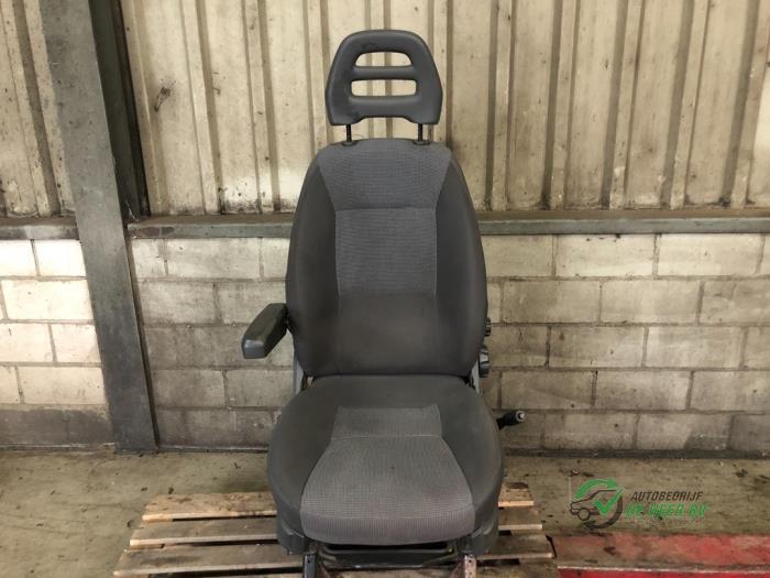 Stoel links van een Peugeot Boxer, Auto-onderdelen, Interieur en Bekleding, Peugeot, Gebruikt, 3 maanden garantie, Ophalen of Verzenden