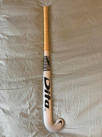 Hockeystick Dita C60 low bow beschikbaar voor biedingen