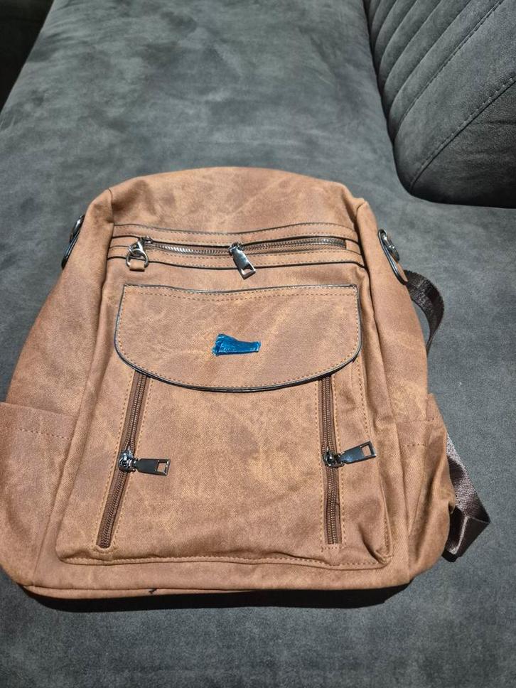 Bruine Rugzak met Meerdere Vakken, Sieraden, Tassen en Uiterlijk, Tassen | Rugtassen, Zo goed als nieuw, Overige merken, 25 tot 40 cm