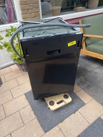 Smalle inbouw vaatwasmachine  beschikbaar voor biedingen