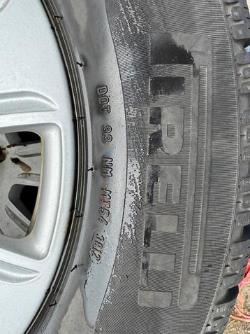 Audi q5 velgen met winterbanden beschikbaar voor biedingen