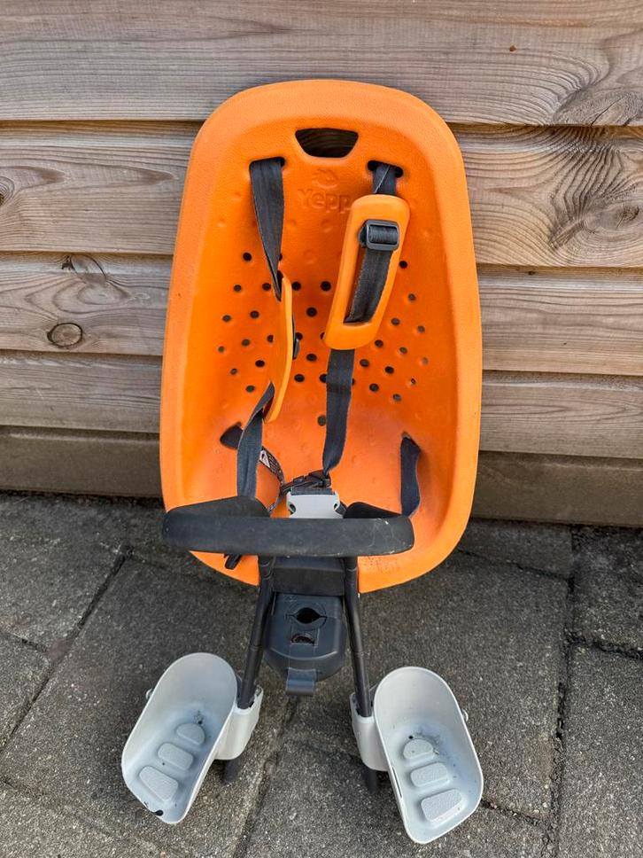 Yepp Voorzitje Fietsstoeltje, Fietsen en Brommers, Fietsaccessoires | Fietsstoeltjes, Gebruikt, Voorzitje, 9 t/m 18 kg, Voetsteuntjes