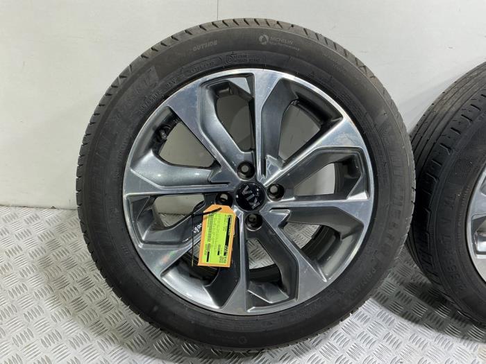 Velgen set + banden van een Kia Stonic (Stonic 17-), 12 maanden garantie, Gebruikt, -, -