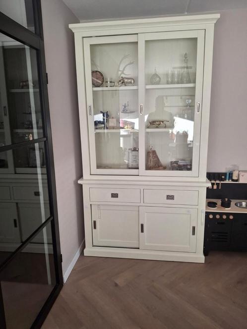 Mooie buffetkast met glazen schuifdeuren, Huis en Inrichting, Kasten | Buffetkasten, Zo goed als nieuw, 200 cm of meer, Minder dan 50 cm