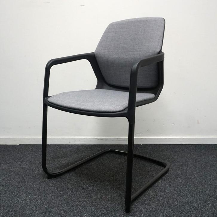 Wilkhahn Metrik Vergaderstoelen | Grijs / Zwart | Stapelbaar, Huis en Inrichting, Stoelen, Gebruikt, Vijf, Zes of meer stoelen
