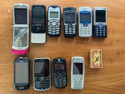 10 stuks defecte mobieltjes diverse retro vintage modellen, Verzamelen, Elektronische Apparatuur, Overige typen, Ophalen of Verzenden