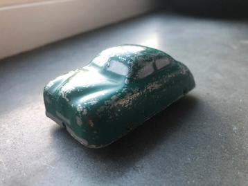 Groene modelauto van blik - mogelijk Saab 92 beschikbaar voor biedingen