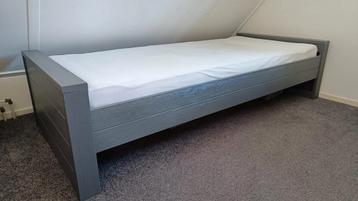 Eenpersoons bed 