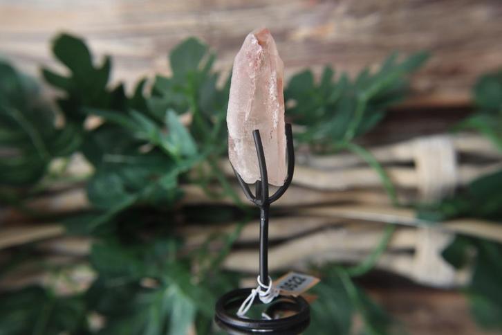 Pink Scarlett Lemurian puntje op standaard #0522 mineraal, Verzamelen, Mineralen en Fossielen, Mineraal, Ophalen of Verzenden