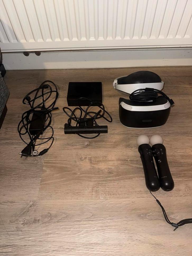 Playstation VR Headset + Move Controllers, Spelcomputers en Games, Virtual Reality, Gebruikt, Sony PlayStation, VR-bril, Ophalen of Verzenden