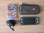 Nintendo Switch Lite met hoesje + Mario kart 8, Spelcomputers en Games, Games | Nintendo Switch, Racen en Vliegen, Ophalen of Verzenden