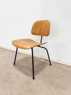 Eames DCM Stoel – Zwart Frame – 2de Generatie, Huis en Inrichting, Stoelen, Ophalen, Gebruikt, Zwart, Metaal
