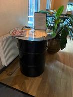 Olievat tafel met glazen blad en diepte-effect, Ophalen, Nieuw