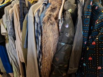 Partij textiel dameskleding kinderkleding herenkleding beschikbaar voor biedingen