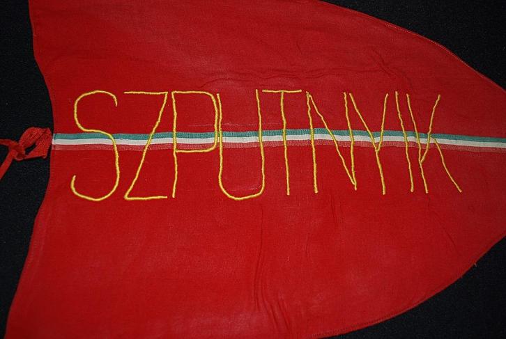 Satellite Spoetnik Vaandel Oostblok Vlag Verenigingsgebouw, Antiek en Kunst, Curiosa en Brocante, Ophalen of Verzenden