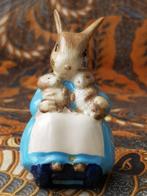 Mrs. Rabbit and Bunnies Royal Albert Beatrix Potter beeldje., Antiek en Kunst, Ophalen of Verzenden