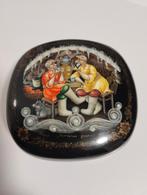 Palekh Hand painted Russian gold Lacquer Box, Ophalen of Verzenden