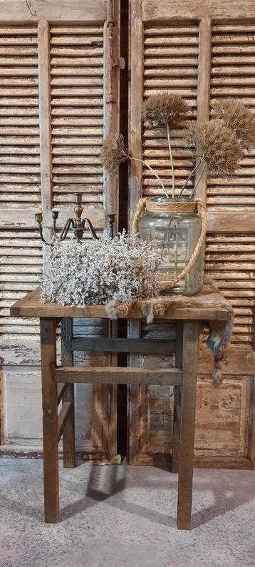 Mooi sober oud hout sidetable bijzettafel tafel tafeltje !