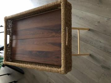 RIETEN STEVIGE DIENBLAD MET INKLAPBARE HOUTEN VOET beschikbaar voor biedingen