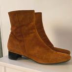 Brunate Italiaanse enkellaarsjes bruin suède 39,5, Ophalen of Verzenden, Zo goed als nieuw, Bruin