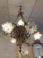 Zware bronzen kroonluchter met dubbele glazen rozen, Antiek en Kunst, Antiek | Lampen, Ophalen