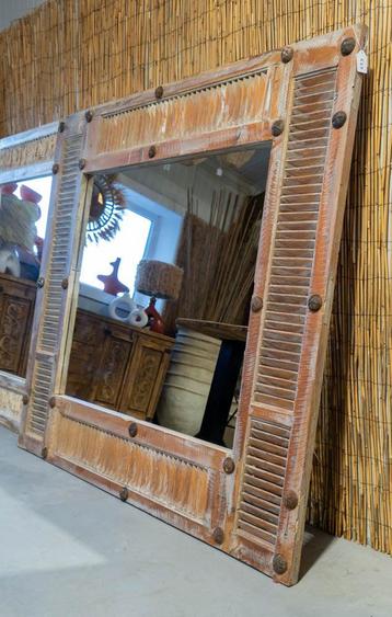 Houten Spiegel van Oude Shutters in Ibiza-Stijl - Bruin beschikbaar voor biedingen