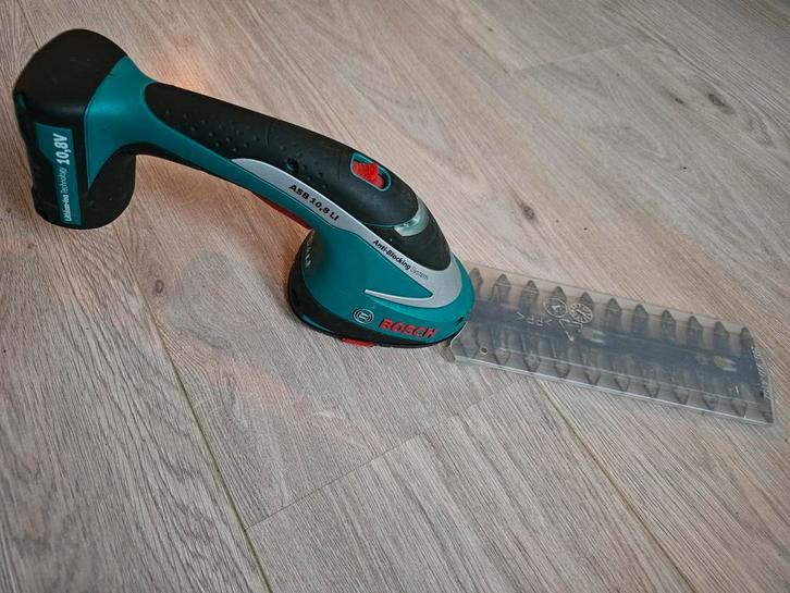 Bosch ASB 10.8 LI Accu Struikenschaar, Tuin en Terras, Heggenscharen, Zo goed als nieuw, Accu, Ophalen of Verzenden