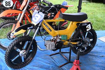 Crosspuch 74cc grasbaan klaar beschikbaar voor biedingen