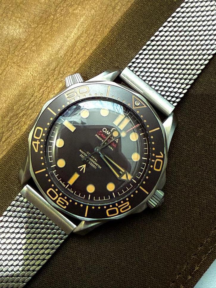 Omega Seamaster Diver 300M 007 James Bond Edition, Sieraden, Tassen en Uiterlijk, Sporthorloges, Ophalen