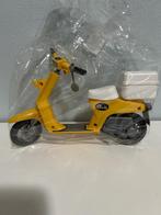 Te koop scooter van Sindy pedigree, Verzamelen, Poppen, Ophalen of Verzenden, Zo goed als nieuw, Pop