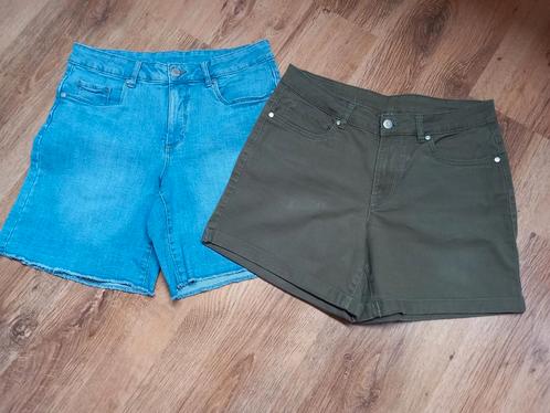 2 korte broeken van de Hema maat 40, Kleding | Dames, Broeken en Pantalons, Zo goed als nieuw, Maat 38/40 (M), Blauw, Kort, Ophalen of Verzenden