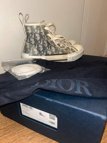 Dior sneakers beschikbaar voor biedingen